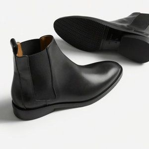 Everlane Chelsea Boots in Black size 5.5